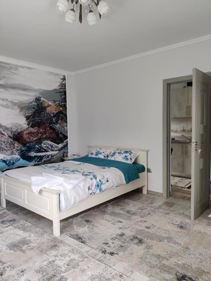 Vizuina Lupului Hotel Gura Humorului Esterno foto